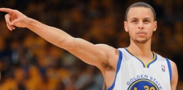  库里单节25分刷新个人生涯单节纪录  